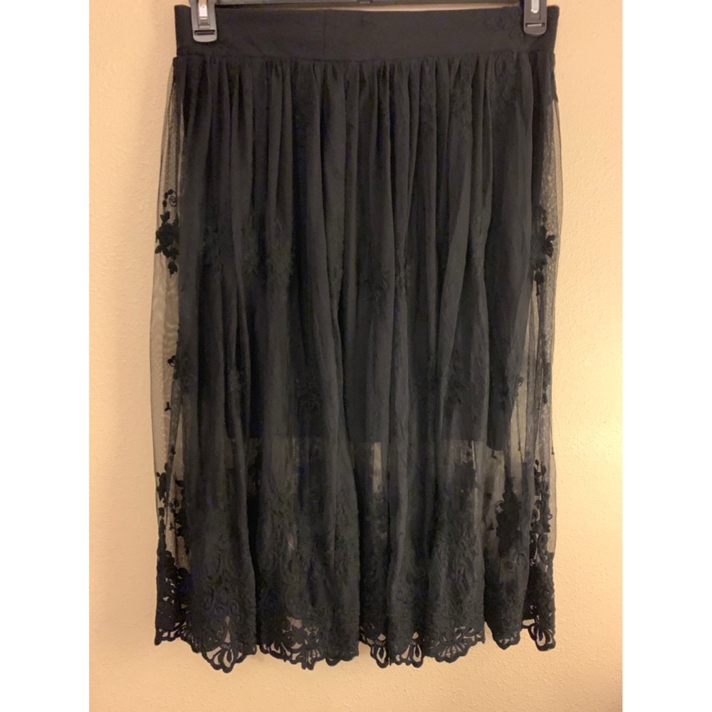 💕SOLD💕 Black Lace Skirt - Torrid